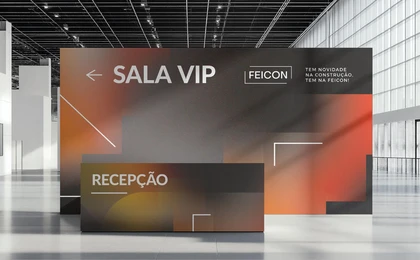 Sinalização de wayfinding da Sala VIP na Feicon 2026